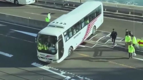 汽车多少距离转弯 汽车多少距离转弯