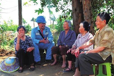 年轻人花几十万开村咖 淡季只能关门 年轻人花几十万开村咖 淡季只能关门