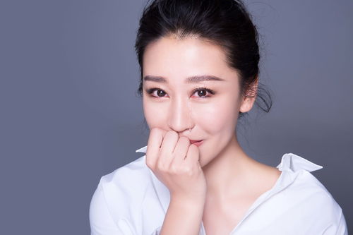 女演员戴230万耳环引质疑 官方介入 女演员戴230万耳环引质疑 官方介入