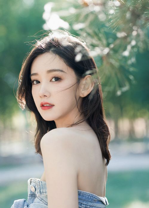 短剧女王李沐宸到底能赚多少钱？短剧女王李沐宸的财富密码，揭秘她的收入真相)