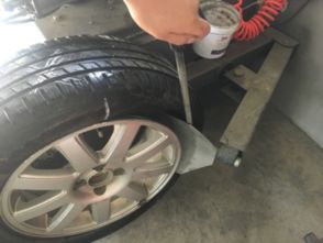 新型汽车补胎多少钱一对(新型汽车补胎价格解析，一对轮胎的修补费用是多少？