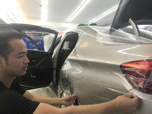 汽车窗上贴防晒膜多少钱(汽车窗上贴防晒膜的费用解析) 汽车窗上贴防晒膜多少钱(汽车窗上贴防晒膜的费用解析)