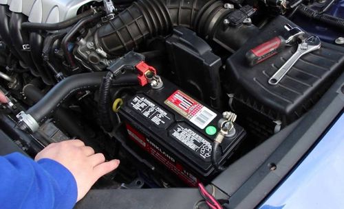 汽车冬天电池维修多少钱(汽车冬天电池维修费用解析)