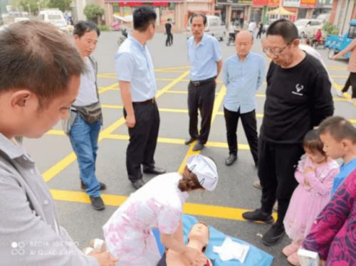 母子吃同款降压药停药后同进医院 母子吃同款降压药停药后同进医院