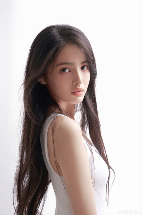 周星驰官宣新一代星女郎雪野 周星驰官宣新一代星女郎雪野